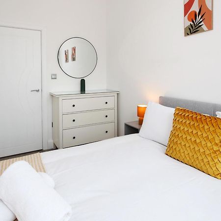 Sapphire House Apartments Telford Extérieur photo